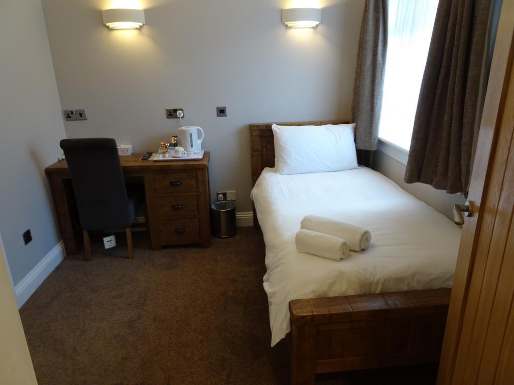 Fernbank Hotel Basingstoke Ngoại thất bức ảnh