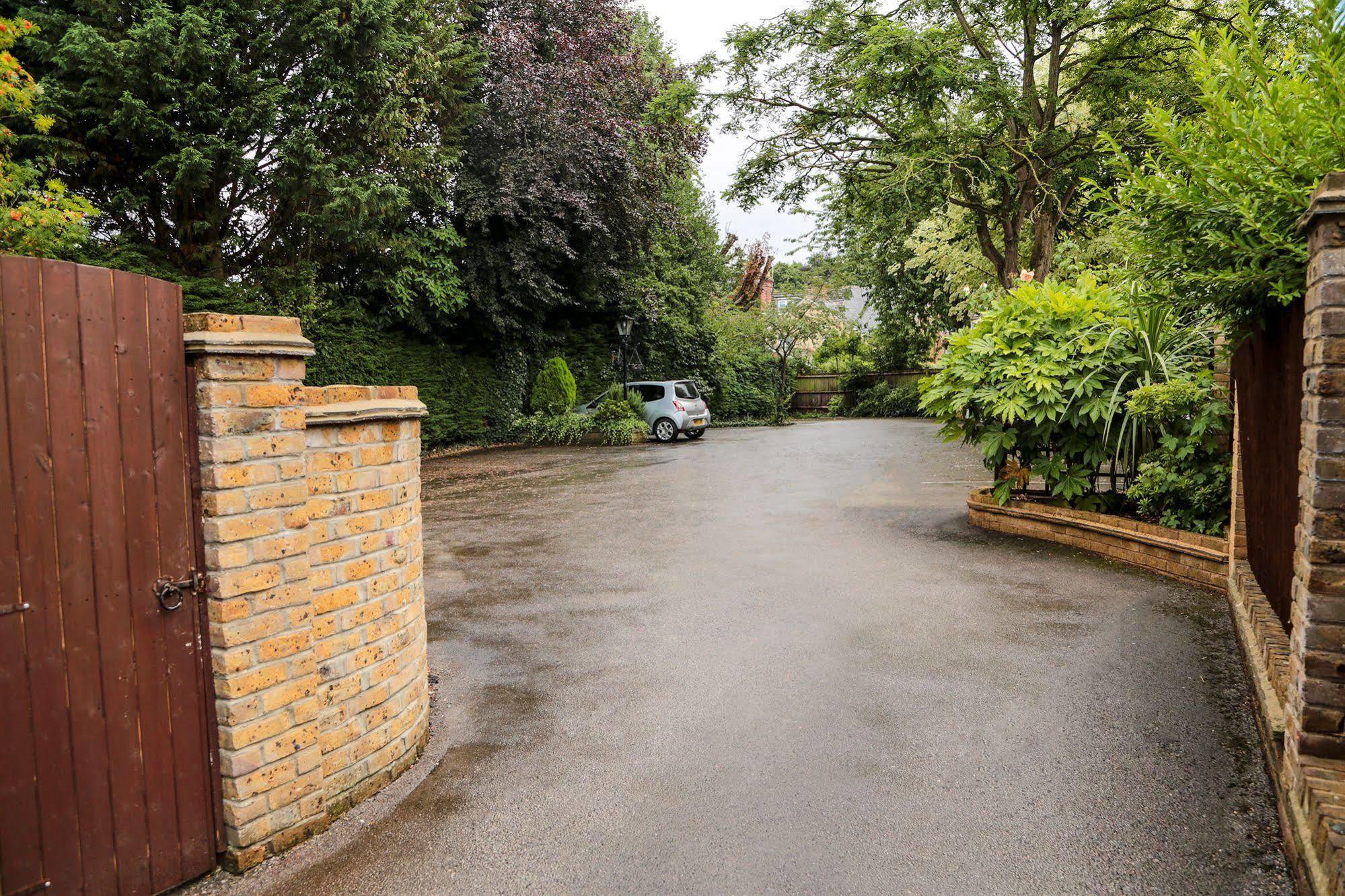 Fernbank Hotel Basingstoke Ngoại thất bức ảnh