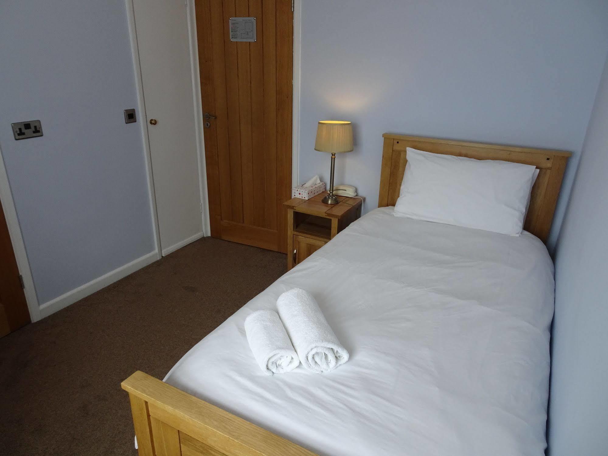 Fernbank Hotel Basingstoke Ngoại thất bức ảnh